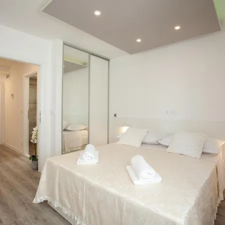 Bella Figura I * Makarska