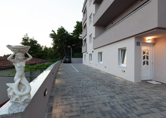 Bella Figura I * Makarska